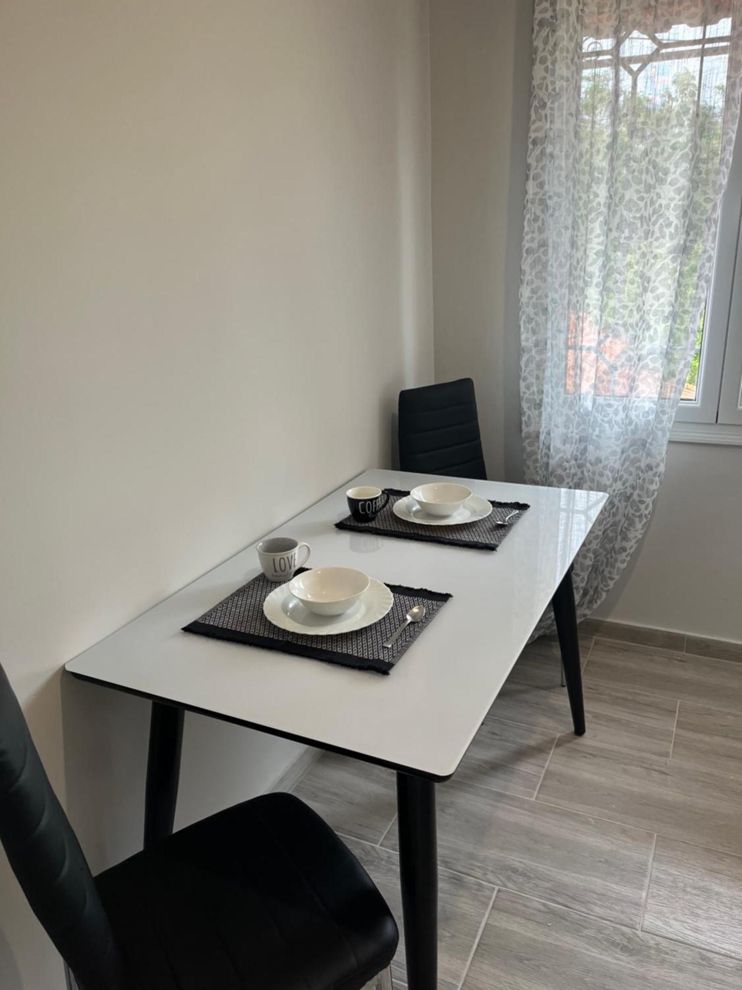 O' Kipos Daire Mithimna Oda fotoğraf